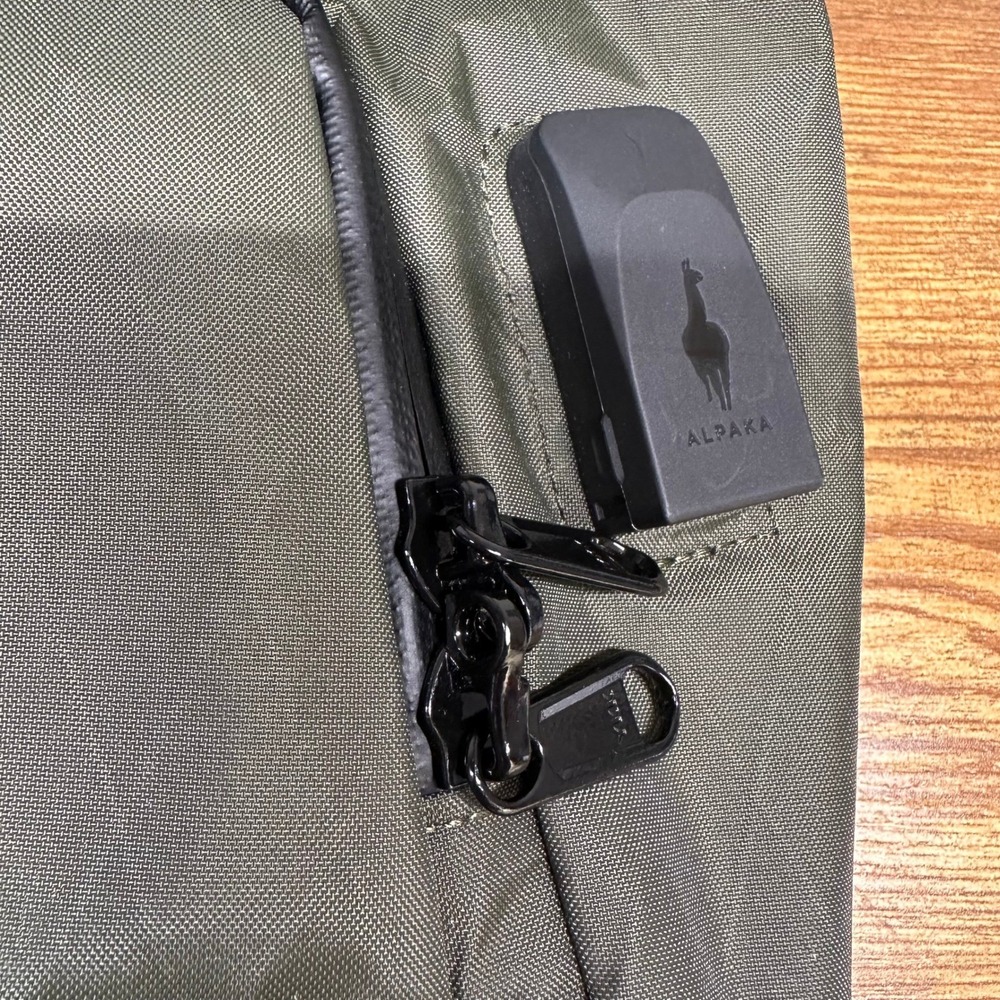 Alpaka Bravo Sling Max V2 Dark Green X-Pac VX21 10L Laptop Messenger Bag - Picture 9 of 16